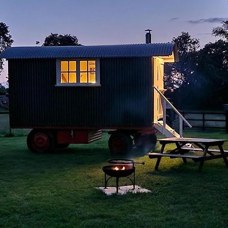 The Delkin Shepherds Huts Castle Combe Zewnętrze zdjęcie