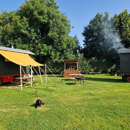 The Delkin Shepherds Huts Castle Combe Zewnętrze zdjęcie