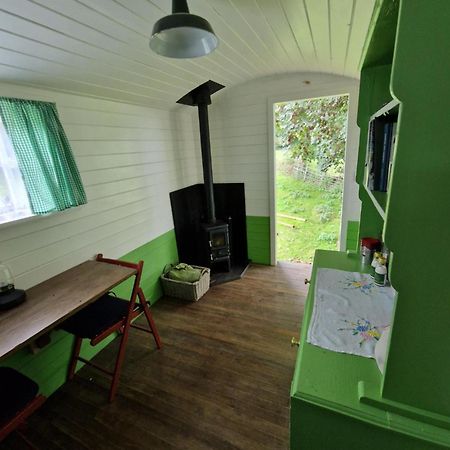 The Delkin Shepherds Huts Castle Combe Zewnętrze zdjęcie