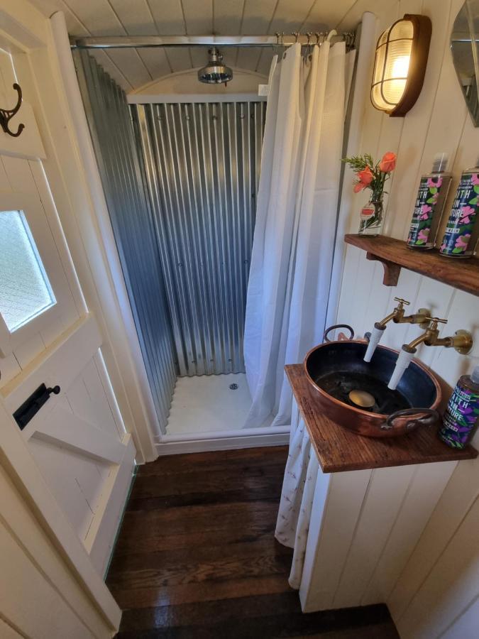 The Delkin Shepherds Huts Castle Combe Zewnętrze zdjęcie