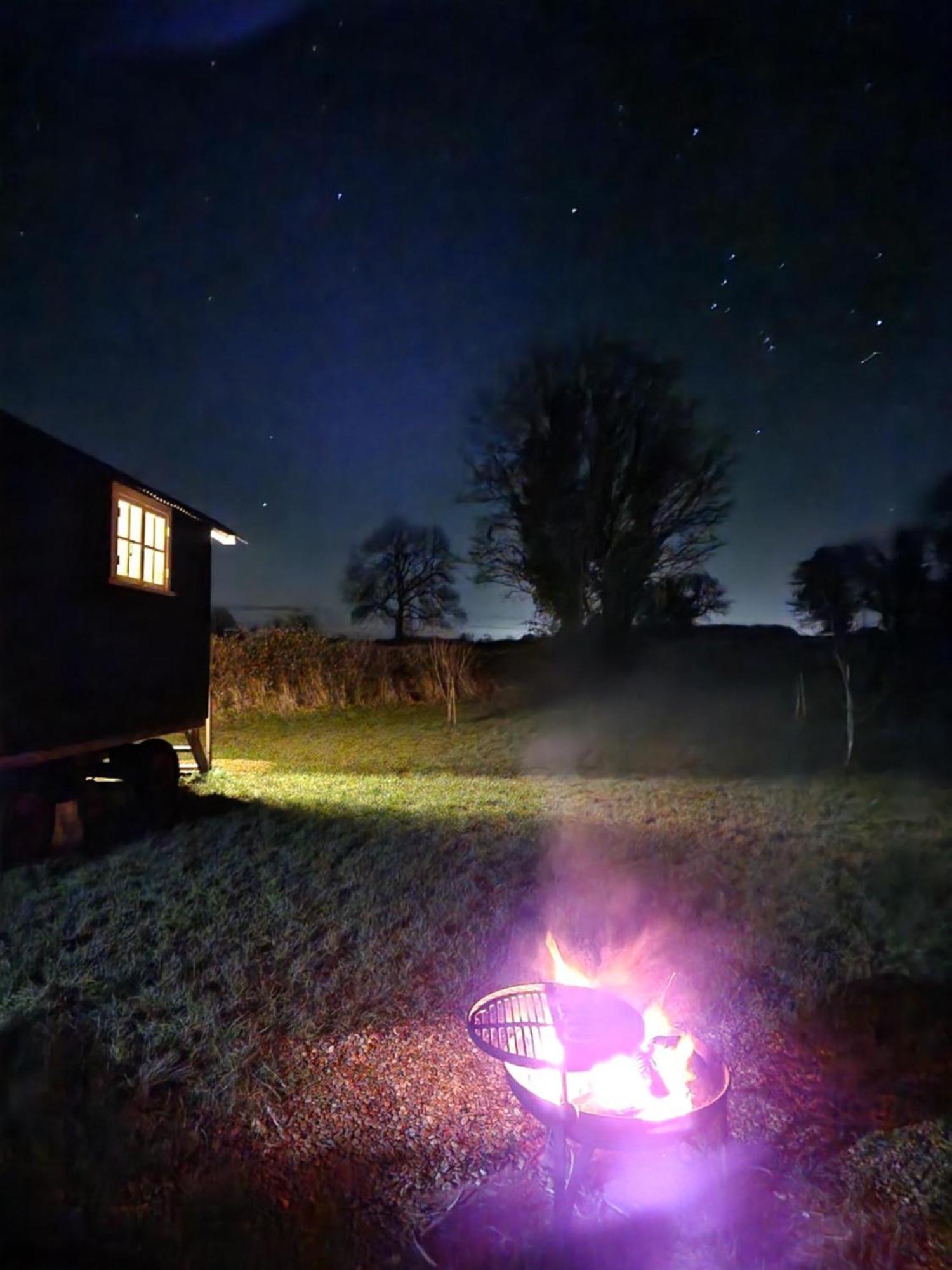 The Delkin Shepherds Huts Castle Combe Zewnętrze zdjęcie